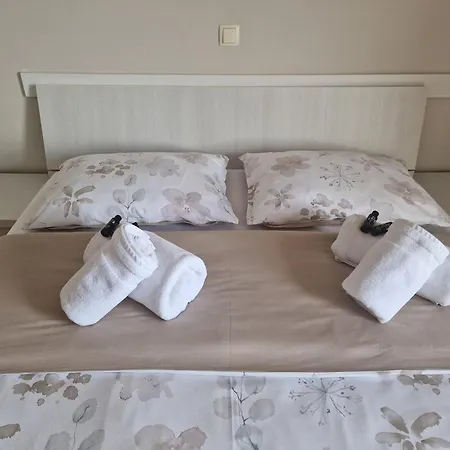 Loncar Apartment *